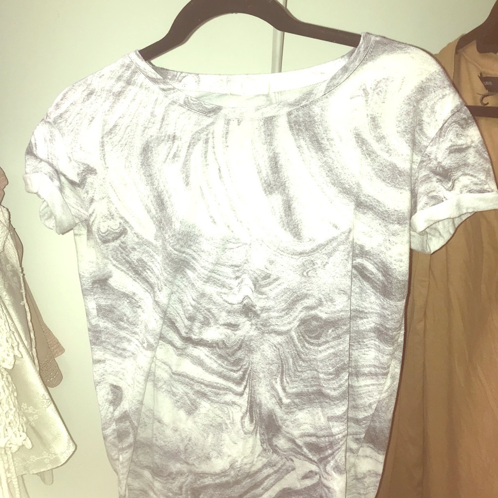 gray and white t shirt